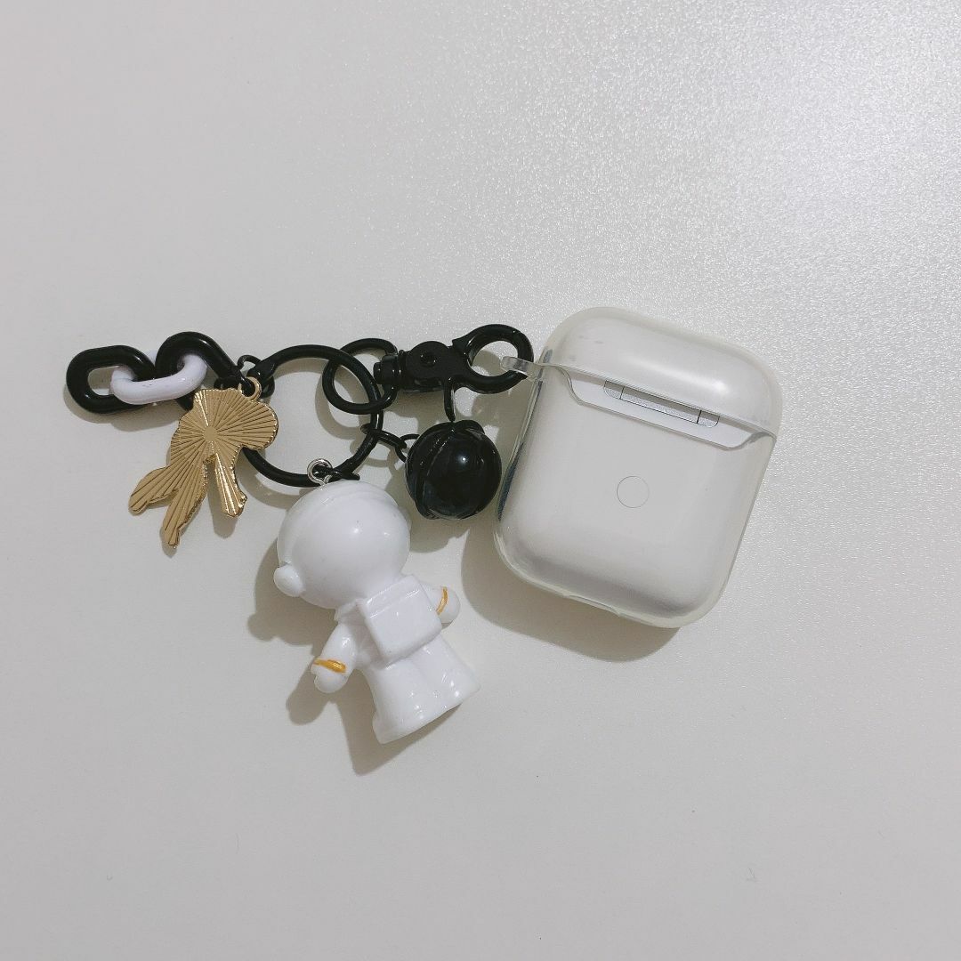 AirPods 1/2 ケース 宇宙飛行士 スマホ/家電/カメラのスマホアクセサリー(その他)の商品写真