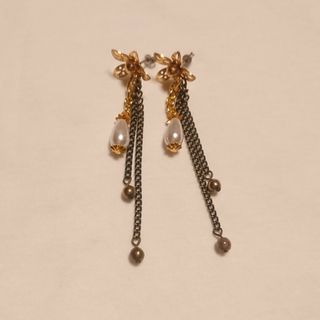 ピアス《フラワー・ロング》(ピアス)