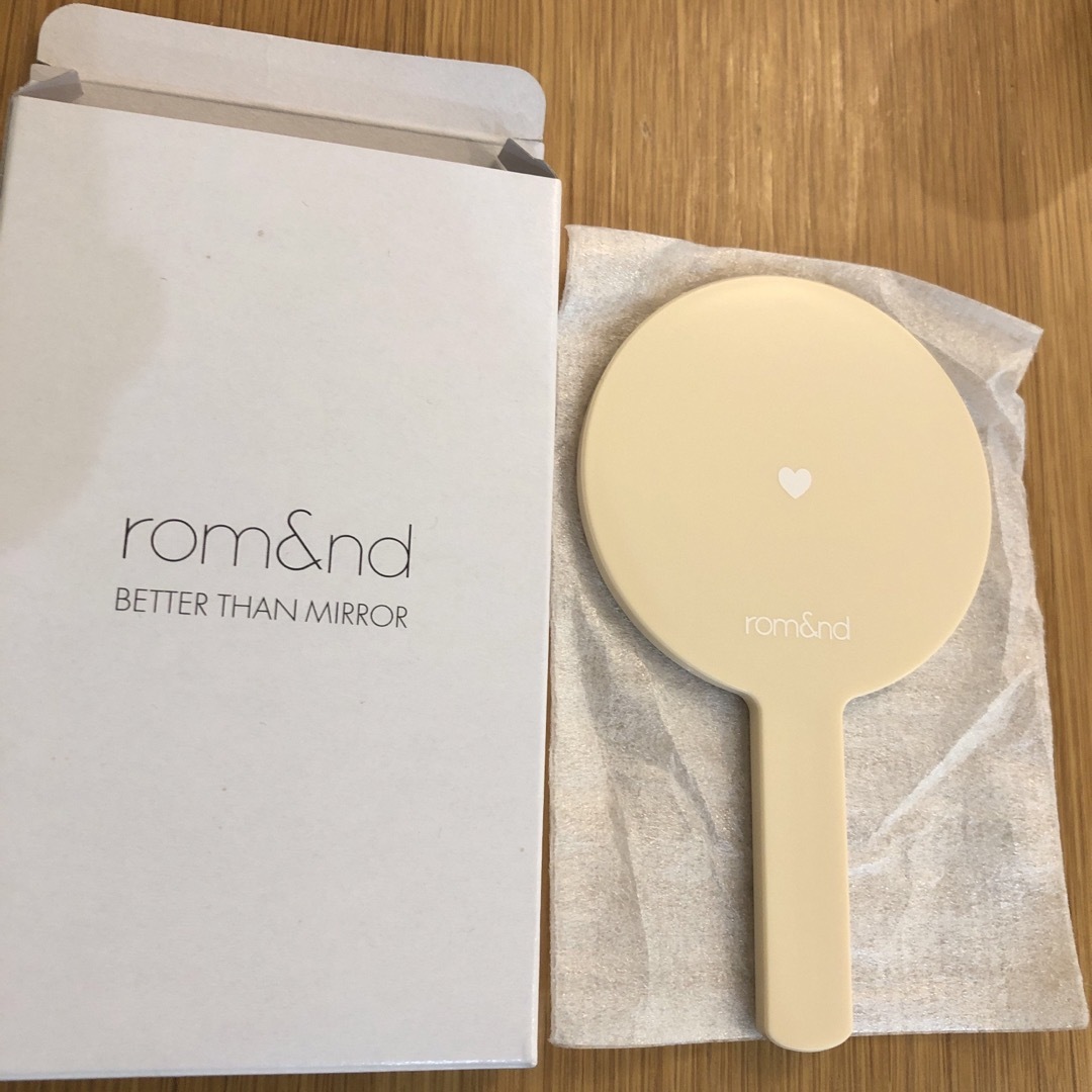 rom&nd(ロムアンド)の♡ロムアンド ノベルティ手鏡♡値下げしました! レディースのファッション小物(ミラー)の商品写真