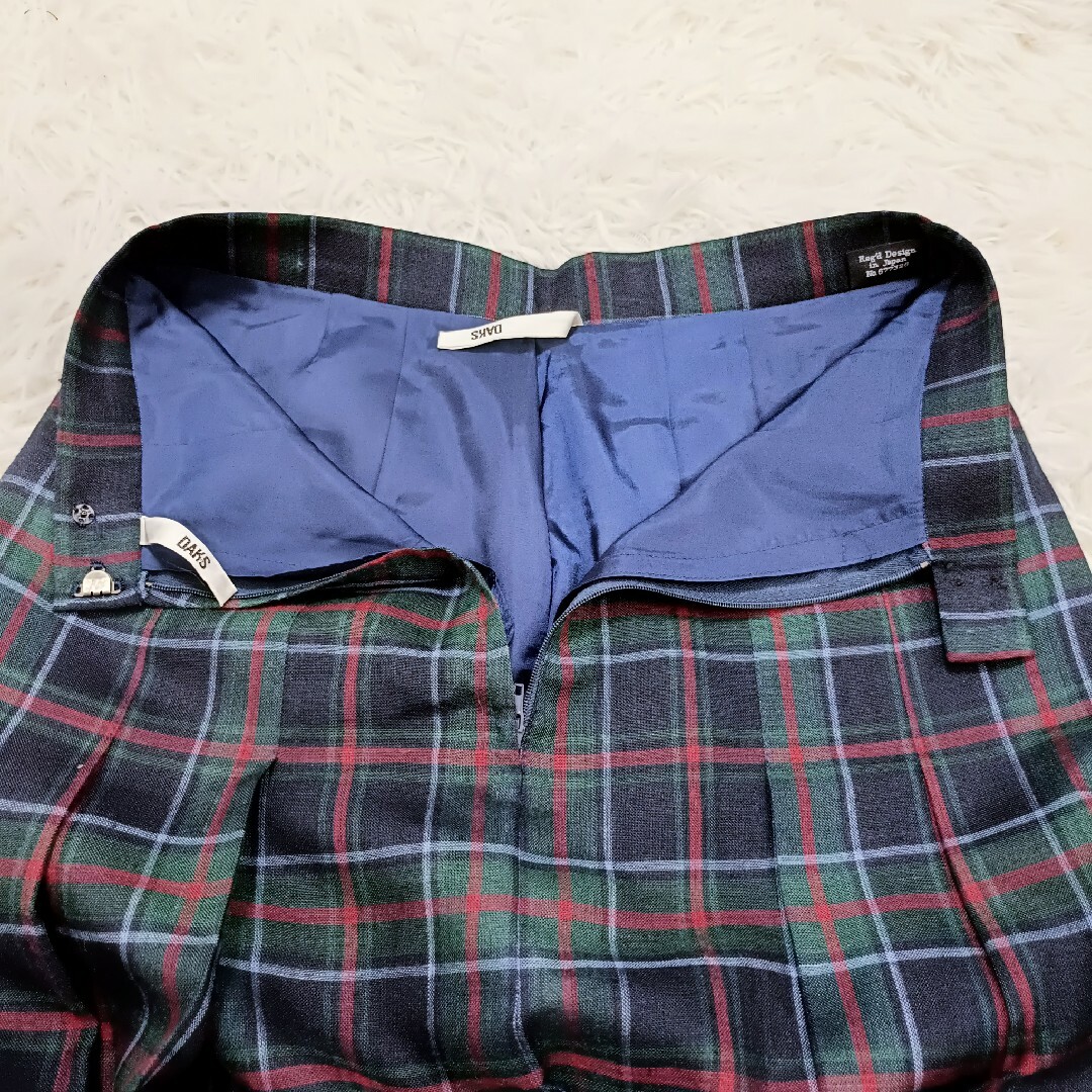 DAKS - ダックス 美品 チェック柄プリーツスカート ミモレ丈 紺 DAKS - ダックス 美品 チェック柄プリーツスカート ミモレ丈 紺
