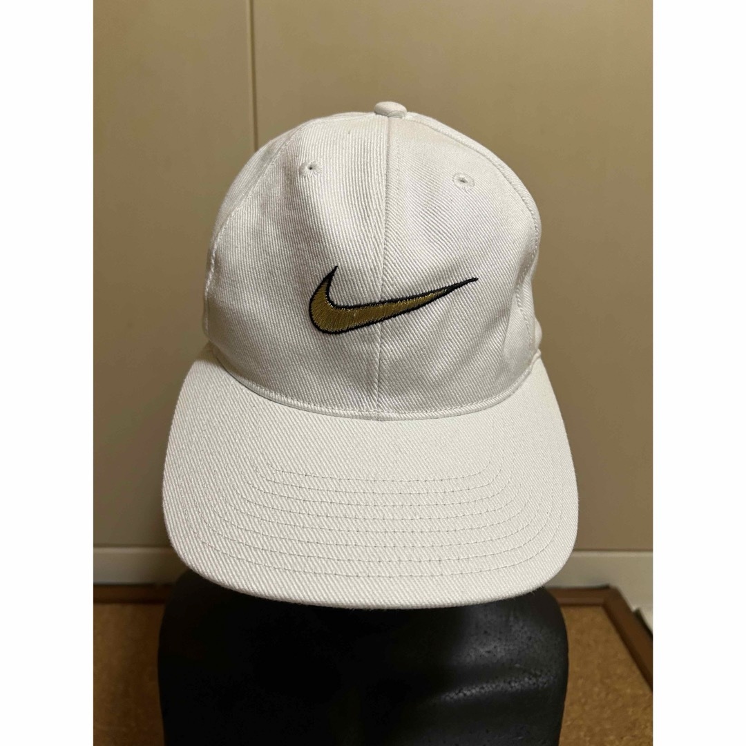 NIKE - 希少 90s NIKE 白タグ キャップ ゴールドロゴ 白の通販 NIKE - 希少 90s NIKE 白タグ キャップ ゴールドロゴ 白の通販