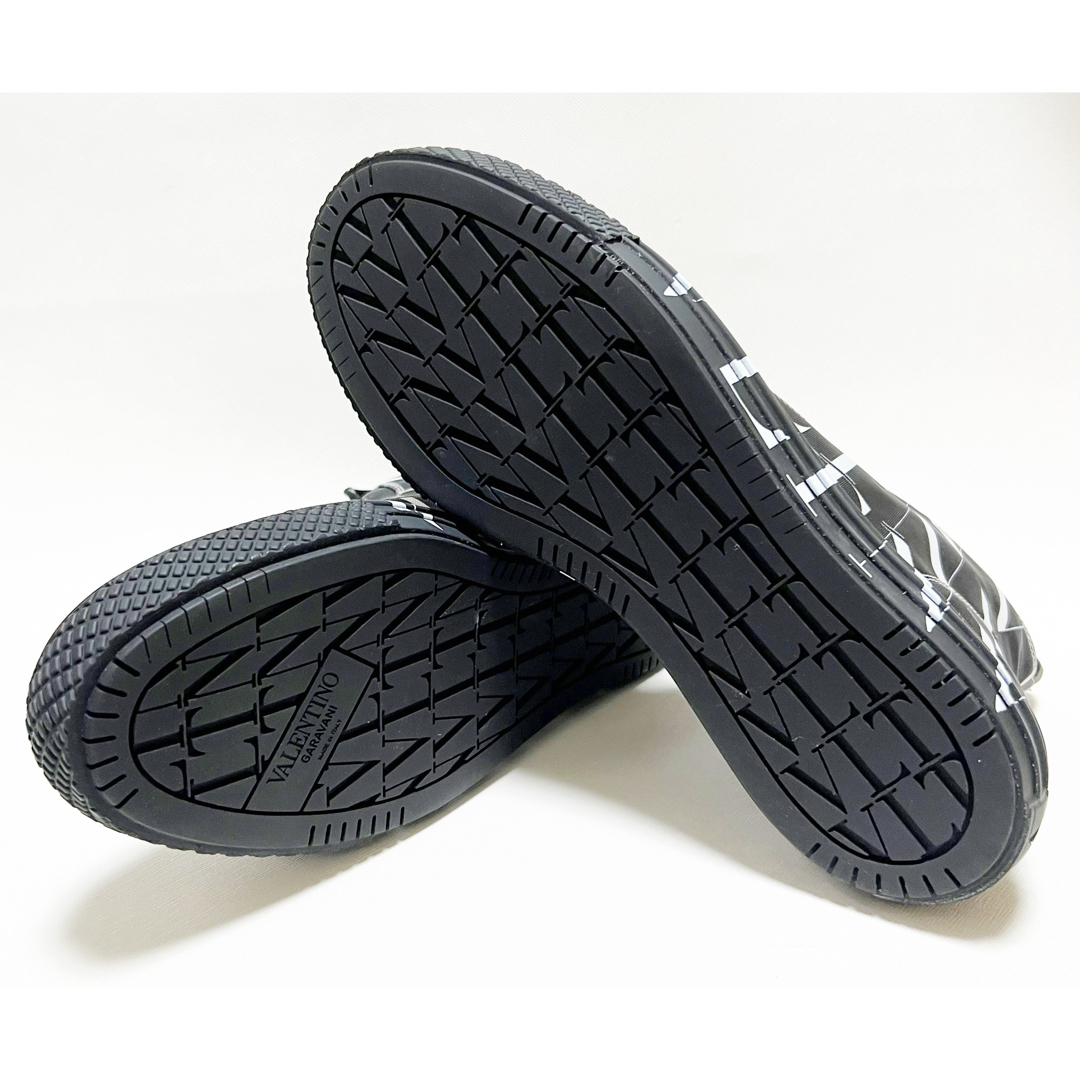 valentino garavani - 《ヴァレンティノ》箱付新品 イタリア製 valentino garavani - 《ヴァレンティノ》箱付新品 イタリア製