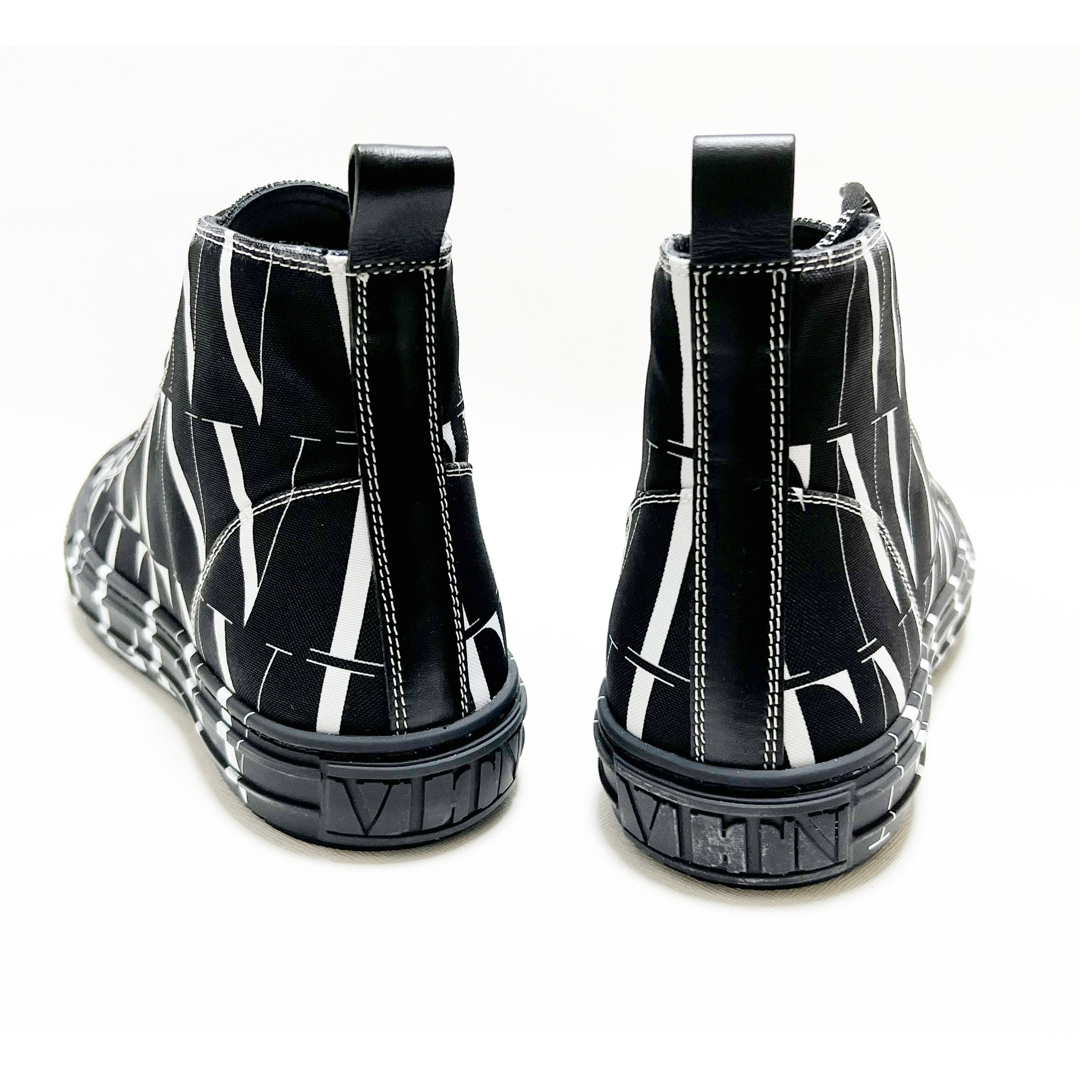 valentino garavani - 《ヴァレンティノ》箱付新品 イタリア製 valentino garavani - 《ヴァレンティノ》箱付新品 イタリア製