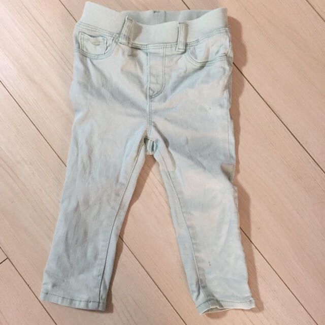 babyGAP(ベビーギャップ)のRin様専用 babyGAP デニムパンツ&ペプラムカットソー キッズ/ベビー/マタニティのベビー服(~85cm)(パンツ)の商品写真