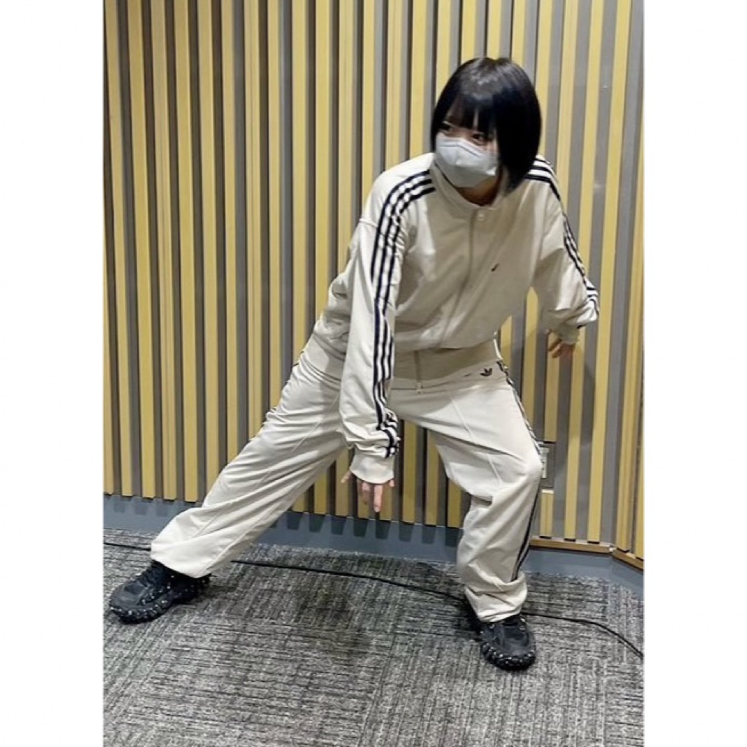 adidas - 2XL新品あのちゃん着用同型同色クリアブラウンadidas adidas - 2XL新品あのちゃん着用同型同色クリアブラウンadidas