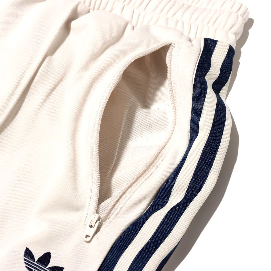 adidas - 2XL新品あのちゃん着用同型同色クリアブラウンadidas adidas - 2XL新品あのちゃん着用同型同色クリアブラウンadidas