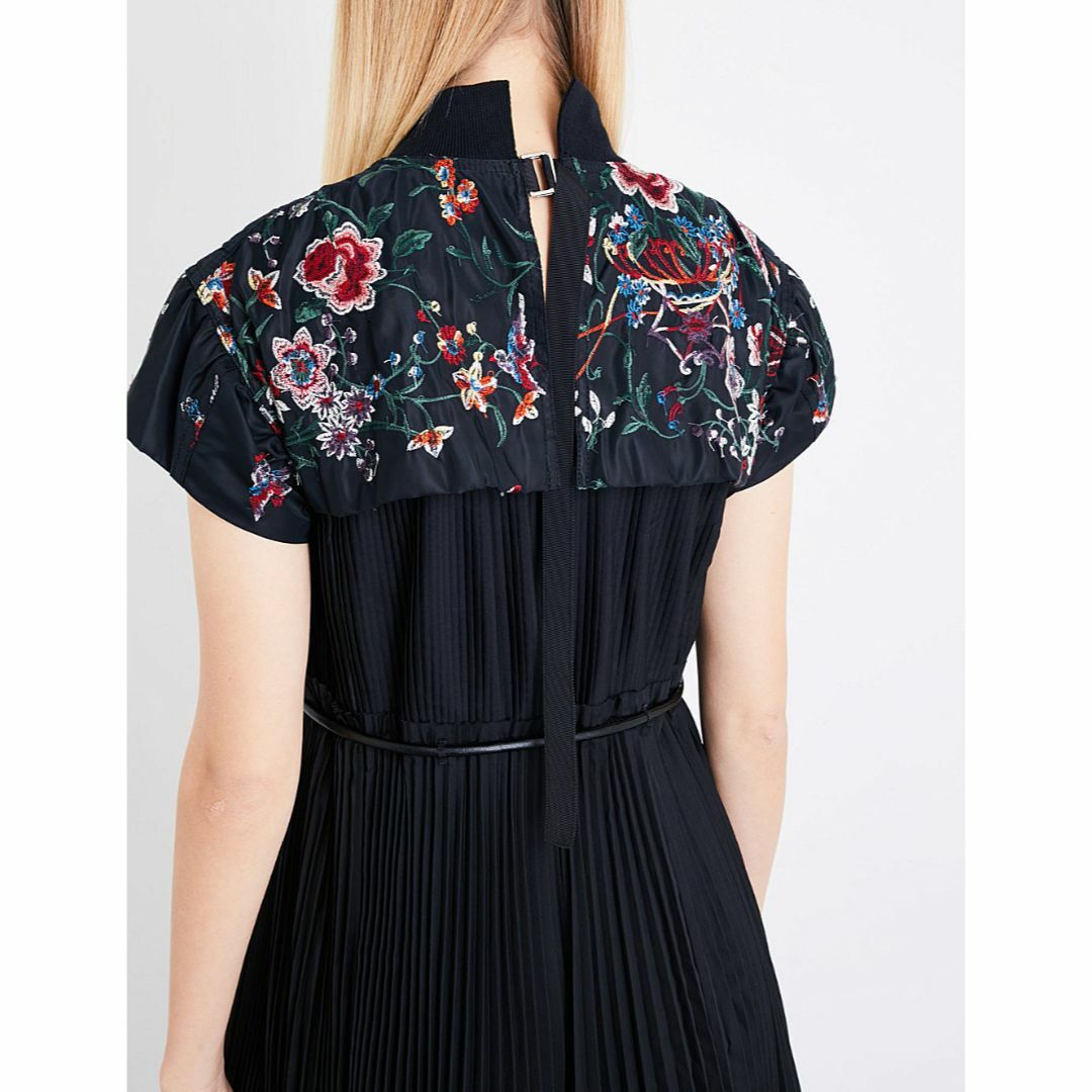 sacai - 入手困難☆sacaiサカイ☆コレクションラインフローラル sacai - 入手困難☆sacaiサカイ☆コレクションラインフローラル