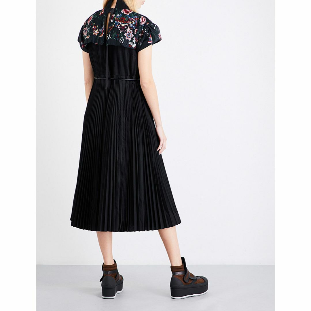sacai - 入手困難☆sacaiサカイ☆コレクションラインフローラル sacai - 入手困難☆sacaiサカイ☆コレクションラインフローラル
