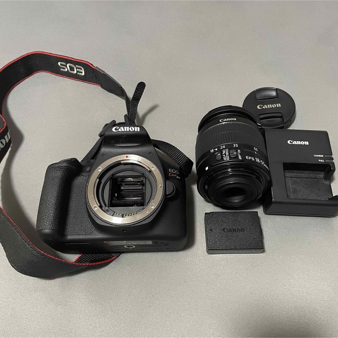 Canon デジタル一眼レフカメラ EOS Kiss X8i ダブルズームキット Canon デジタル一眼レフカメラ EOS Kiss X8i ダブルズームキット