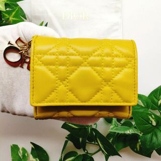 Christian Dior(財布 ・ イエロー/黄色系)のフリマアイテム一覧 Christian Dior(財布 ・ イエロー/黄色系)のフリマアイテム一覧