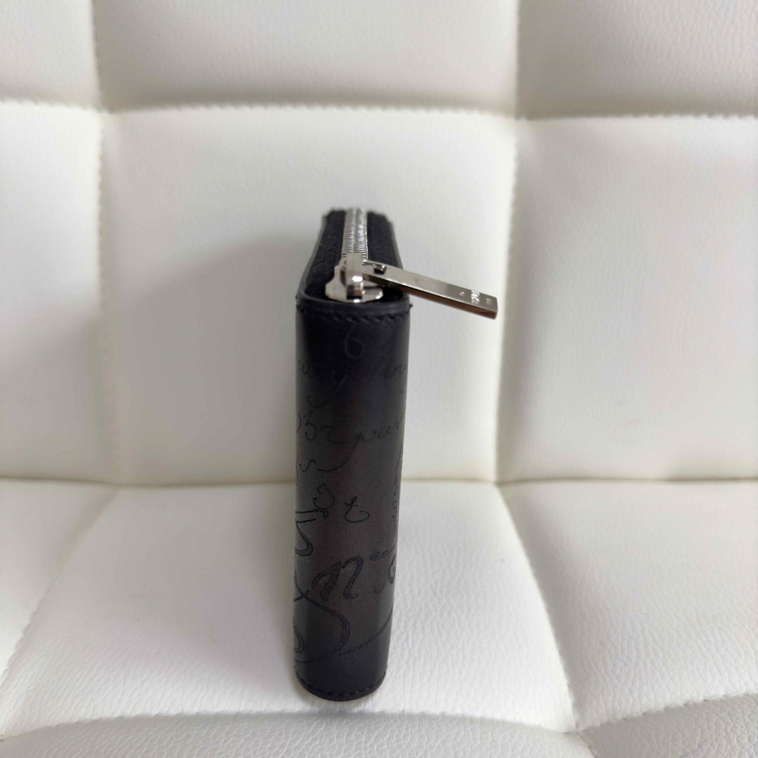 定価15.6万円 ベルルッティ イタウバスクエア スクリットレザー 定価15.6万円 ベルルッティ イタウバスクエア スクリットレザー