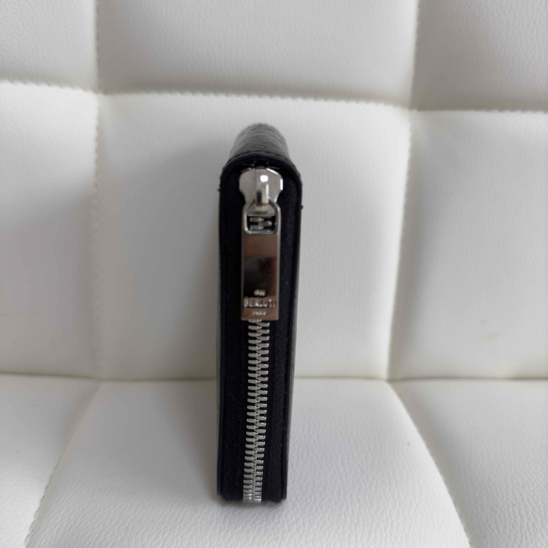 定価15.6万円 ベルルッティ イタウバスクエア スクリットレザー 定価15.6万円 ベルルッティ イタウバスクエア スクリットレザー