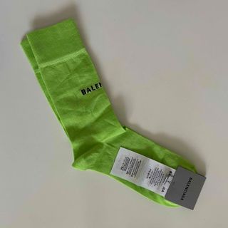 BALENCIAGA - バレンシアガ ロゴ ソックス ライムグリーン 蛍光 BALENCIAGA - バレンシアガ ロゴ ソックス ライムグリーン 蛍光