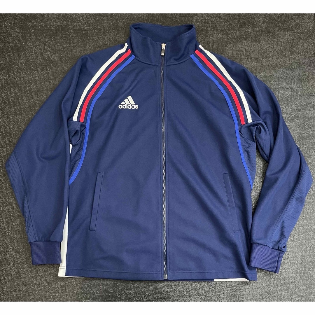 adidas - adidas パフォーマンス刺繍ロゴ 万国旗タグ トラック adidas - adidas パフォーマンス刺繍ロゴ 万国旗タグ トラック