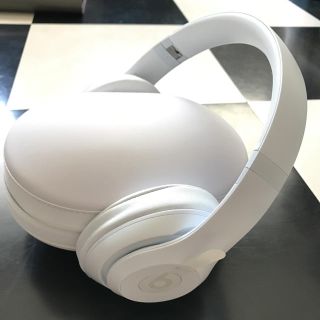 ビーツバイドクタードレ(Beats by Dr Dre)の【新品】beats studioヘッドホン(ヘッドフォン/イヤフォン)