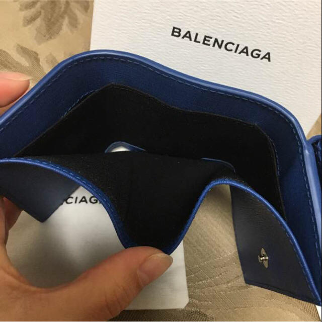 Balenciaga(バレンシアガ)の【完売商品】バレンシアガ 三つ折り財布 レディースのファッション小物(財布)の商品写真