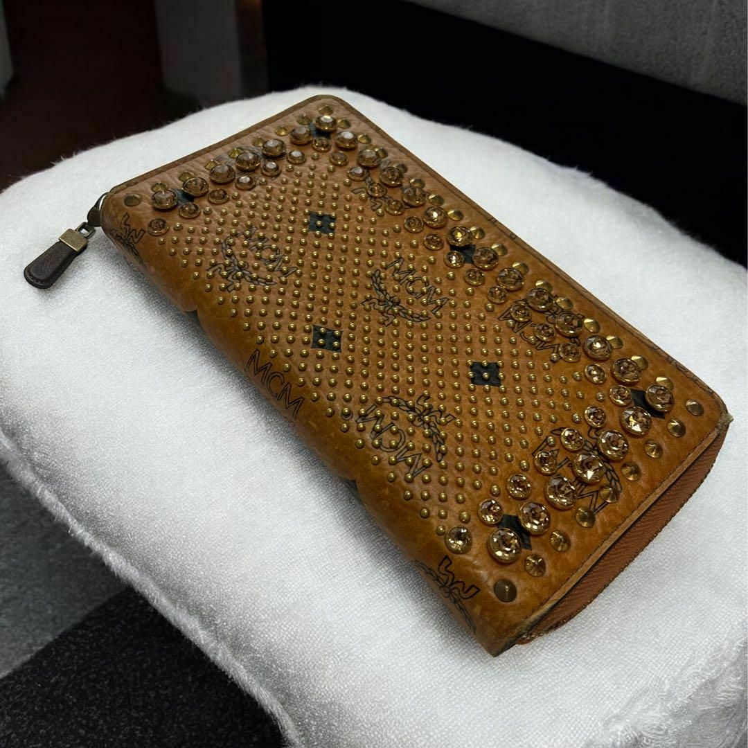 美品 MCM 長財布 エムシーエム キラキラ スタッズ レザー 美品 MCM 長財布 エムシーエム キラキラ スタッズ レザー
