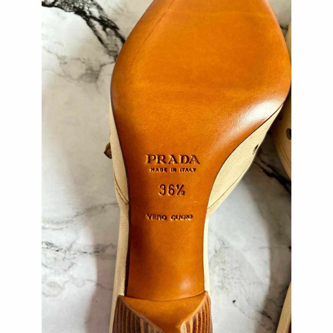 PRADA - 【PRADA】プラダ 未使用 パンプスアイボリー23.0~23.5 PRADA - 【PRADA】プラダ 未使用 パンプスアイボリー23.0~23.5