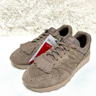 New Balance(スニーカー ・ ゴールド/金色系)のフリマアイテム一覧 New Balance(スニーカー ・ ゴールド/金色系)のフリマアイテム一覧