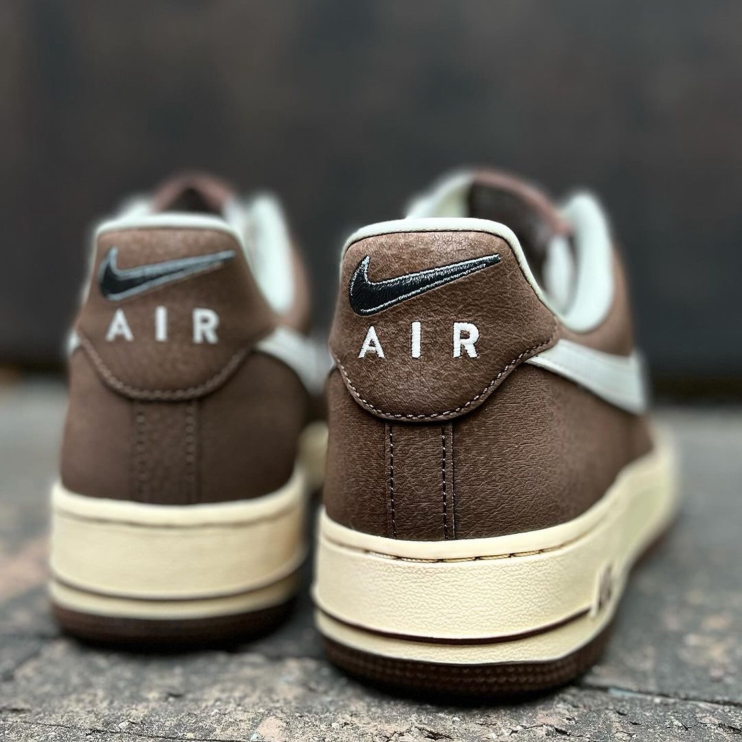 NIKE - 【新品27cm】NIKE エアフォース1ブラウン/ココナッツ NIKE - 【新品27cm】NIKE エアフォース1ブラウン/ココナッツ