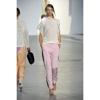 BARNEYS NEW YORK - 新品定価6万円タグ付き ランウェイ 稀少 BARNEYS NEW YORK - 新品定価6万円タグ付き ランウェイ 稀少
