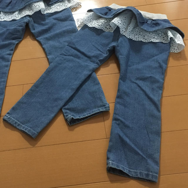 フリル付きデニム 95 キッズ/ベビー/マタニティのキッズ服女の子用(90cm~)(パンツ/スパッツ)の商品写真