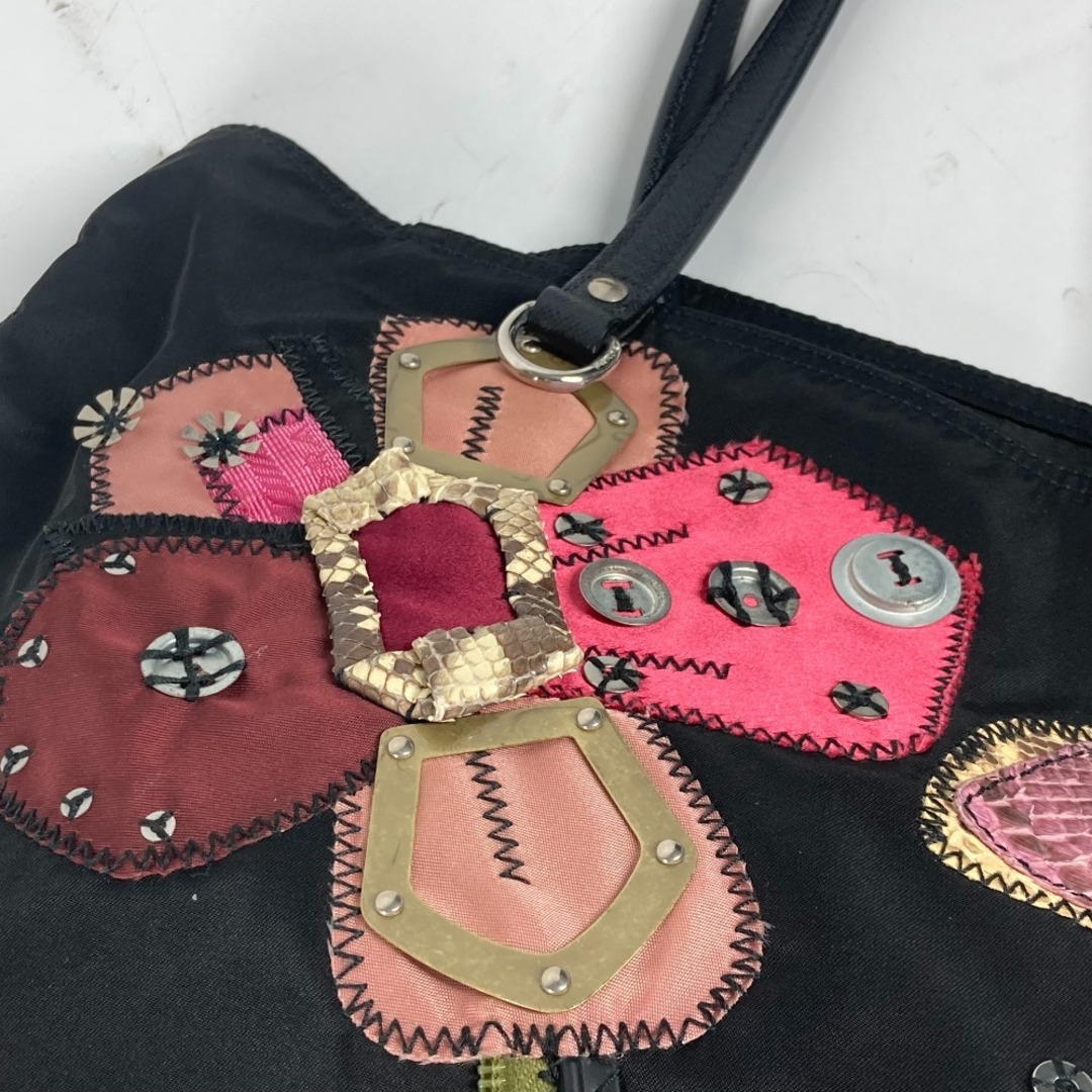 PRADA - プラダ PRADA 刺繍 フラワー 金具 花 ショルダーバッグ PRADA - プラダ PRADA 刺繍 フラワー 金具 花 ショルダーバッグ