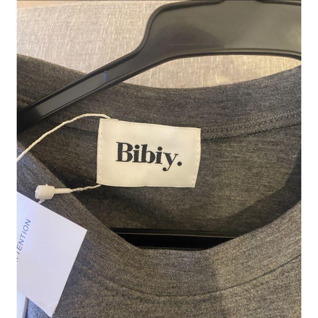 新品タグ付きBibiy DORA PEPURAMU TEE Tシャツ(半袖/袖なし) 新品タグ付きBibiy DORA PEPURAMU TEE Tシャツ(半袖/袖なし)