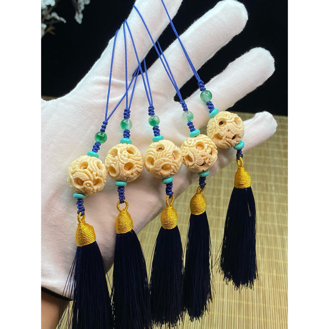 天然マンモス牙美しい手作り彫刻 鬼工球 キーホルダー 天然マンモス牙美しい手作り彫刻 鬼工球 キーホルダー