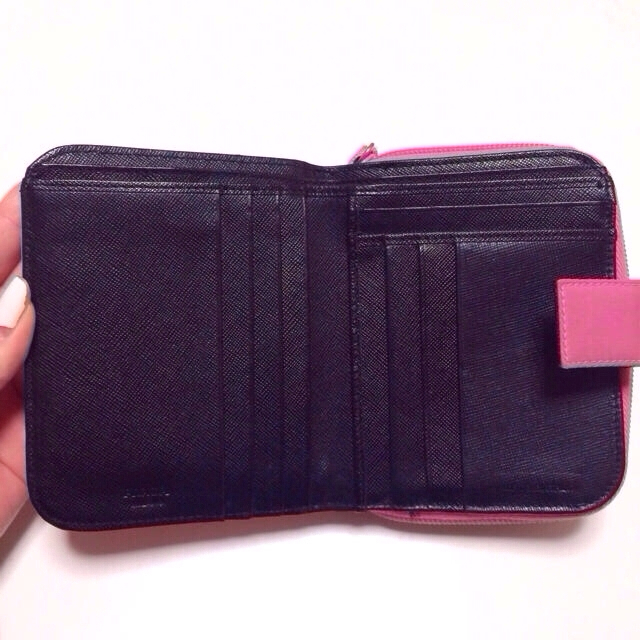 PRADA(プラダ)のPRADA ２つ折り 財布 レディースのファッション小物(財布)の商品写真