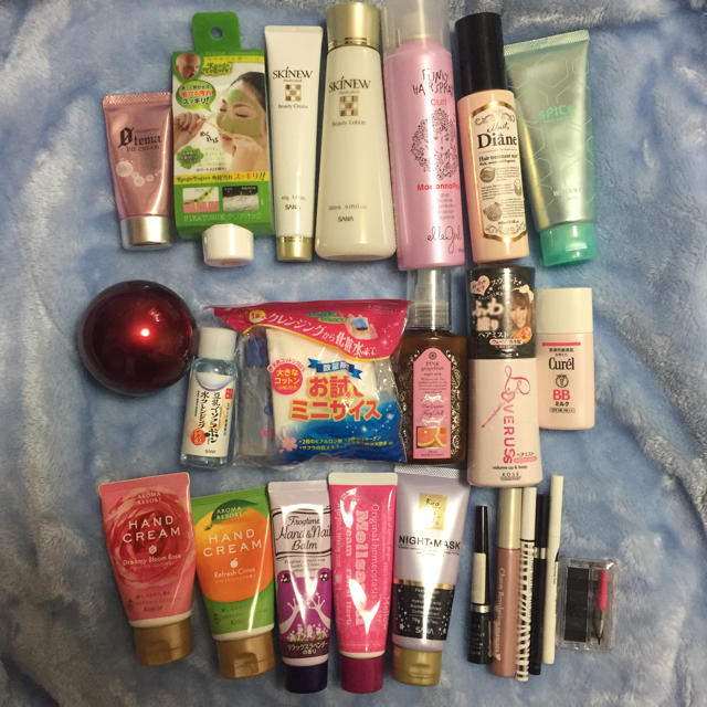 noevir(ノエビア)のスキンケア ヘアケア コスメ等25点セット コスメ/美容のキット/セット(サンプル/トライアルキット)の商品写真