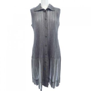 PLEATS PLEASE ISSEY MIYAKE(ひざ丈ワンピース ・ グレー/灰色 PLEATS PLEASE ISSEY MIYAKE(ひざ丈ワンピース ・ グレー/灰色
