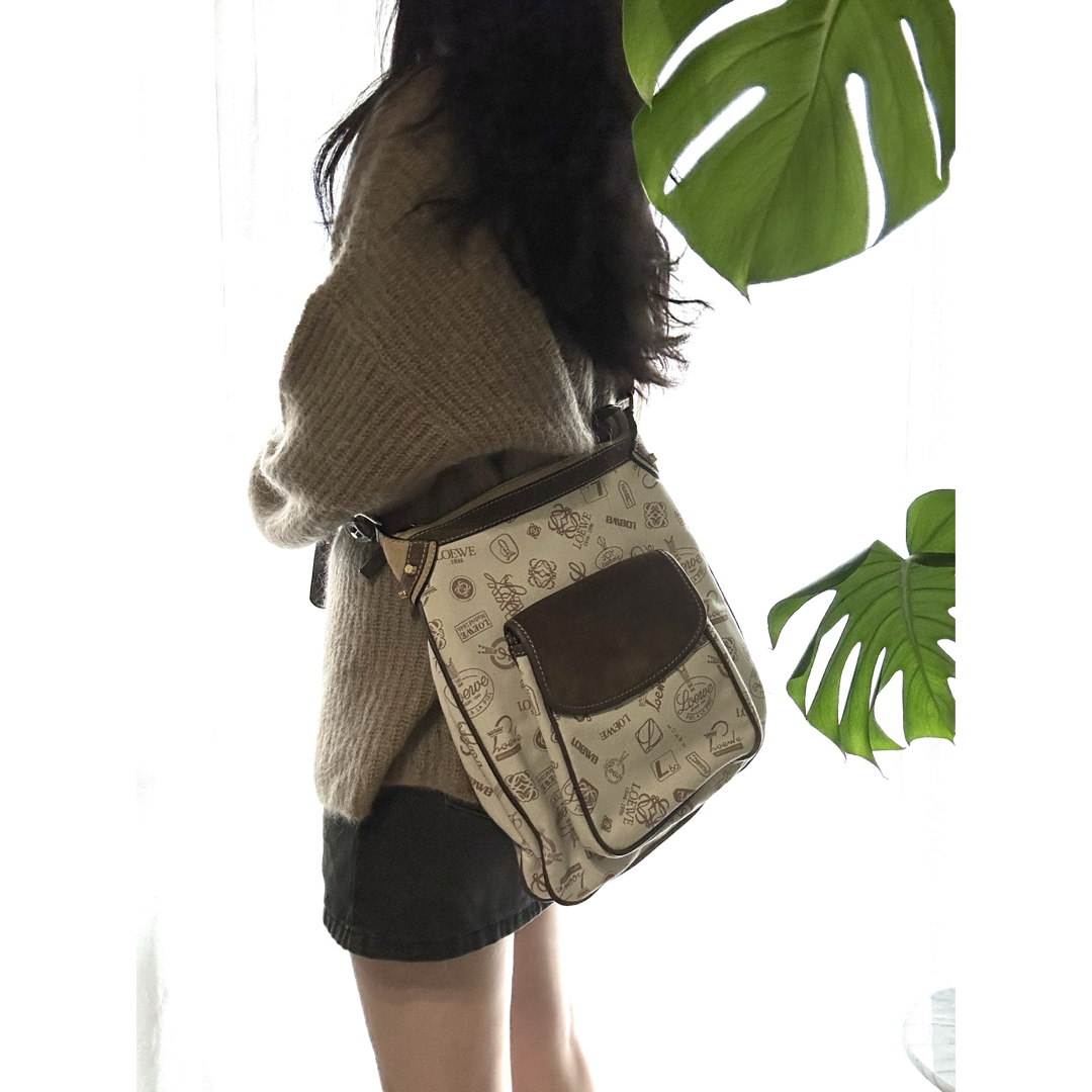 超美品》LOEWE(ロエベ)ショルダーバック 超美品》LOEWE(ロエベ)ショルダーバック