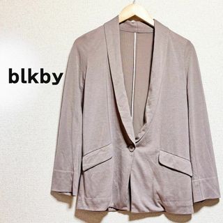ブラックバイマウジー(BLACK by moussy)のblkby　ブラック　マウジー　ジャケット　薄手　長袖　ブラウン　茶色　羽織り(テーラードジャケット)