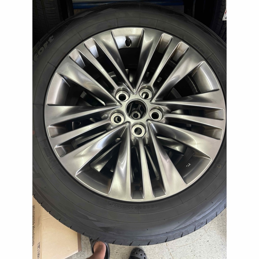 新車外し品】トヨタ 40 アルファード 純正 18in 7J +40 PCD120 4 新車外し品】トヨタ 40 アルファード 純正 18in 7J +40 PCD120 4