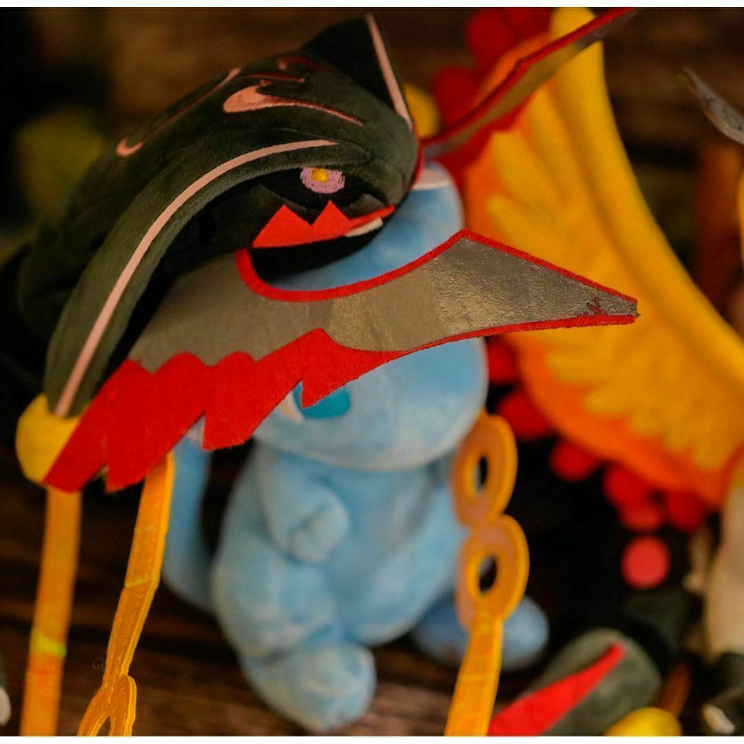 メガレックウザ ぬいぐるみ 色違い 黒 80cm 紙袋付【残3限定】の メガレックウザ ぬいぐるみ 色違い 黒 80cm 紙袋付【残3限定】の