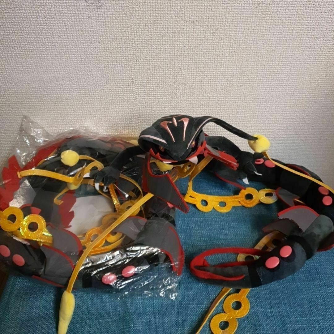 メガレックウザ ぬいぐるみ 色違い 黒 80cm 紙袋付【残3限定】の メガレックウザ ぬいぐるみ 色違い 黒 80cm 紙袋付【残3限定】の