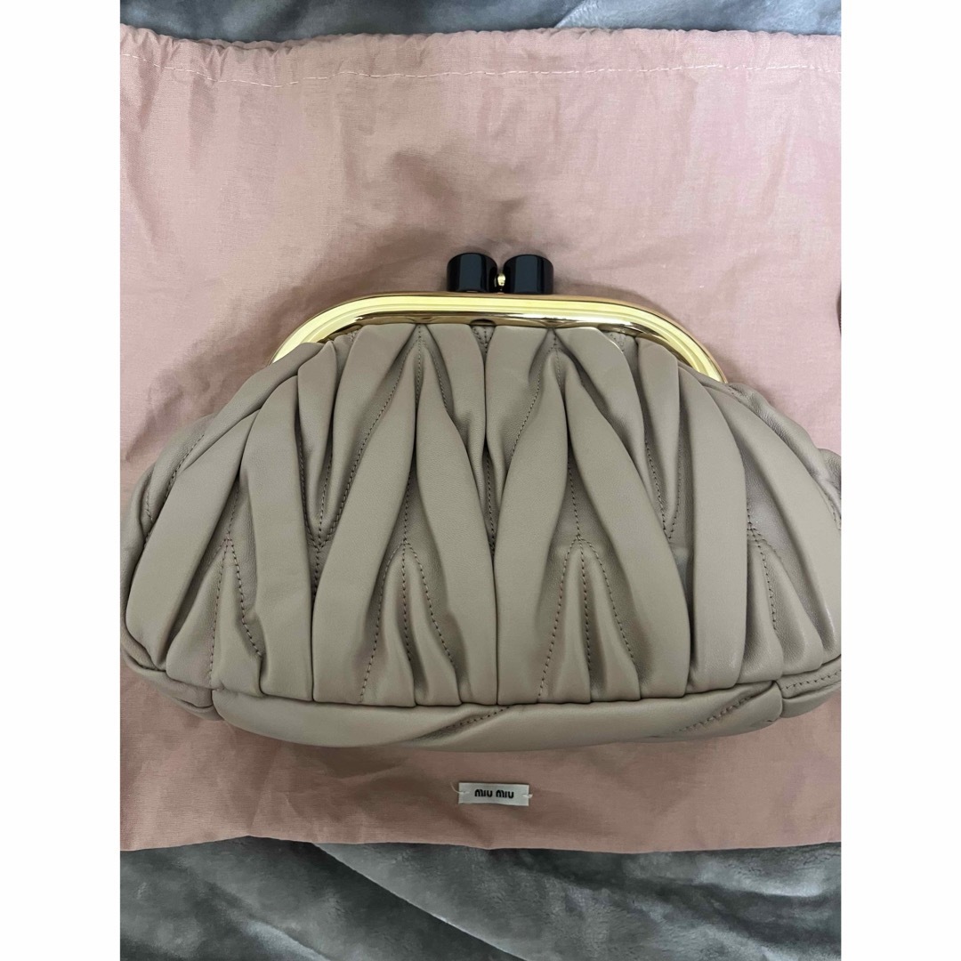 MIU MIU - miumiu ミュウベルナッパレザーショルダー クラッチ MIU MIU - miumiu ミュウベルナッパレザーショルダー クラッチ
