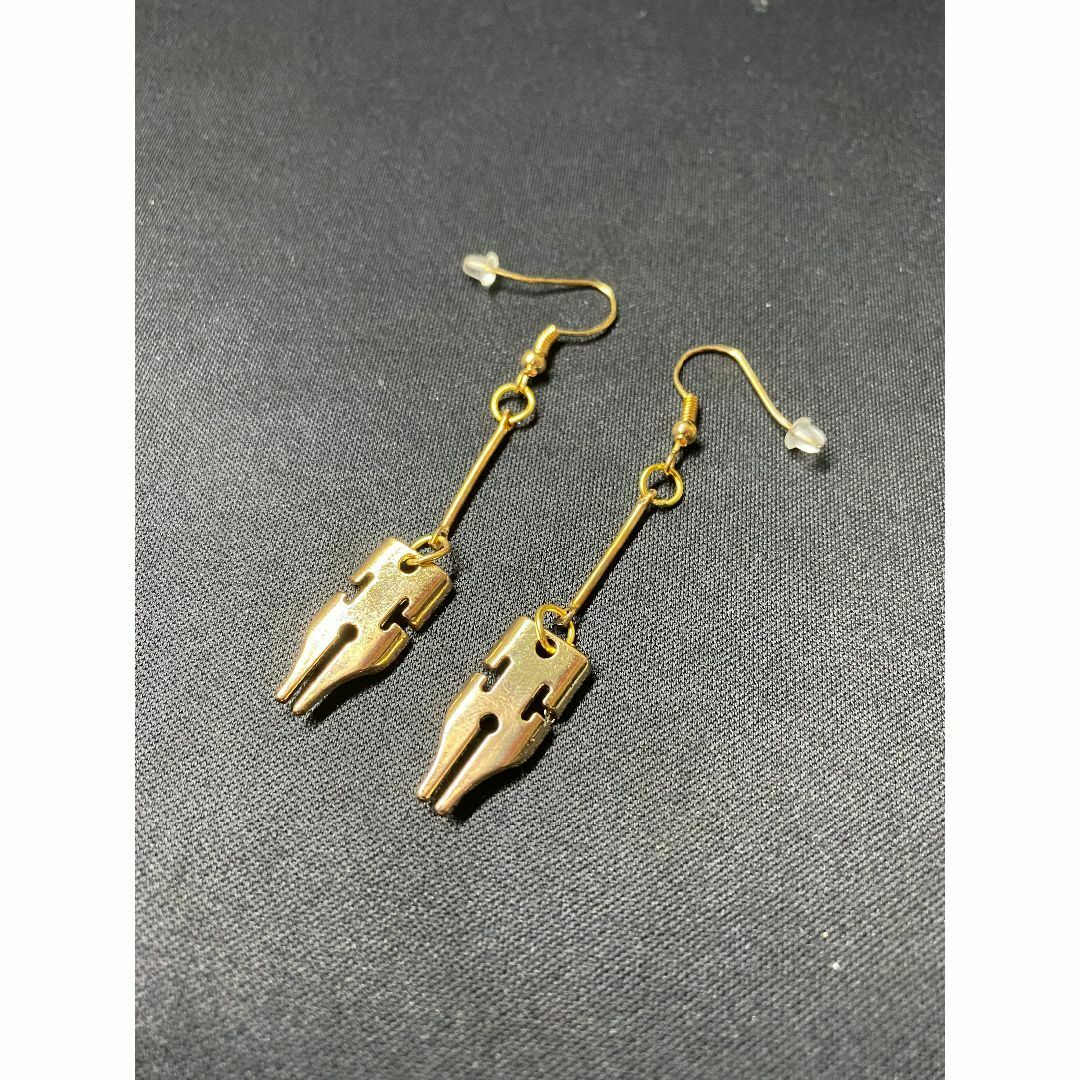 ジョジョの奇妙な冒険 岸辺露伴 ピアス 両耳セット まとめ売り ジョジョの奇妙な冒険 岸辺露伴 ピアス 両耳セット まとめ売り