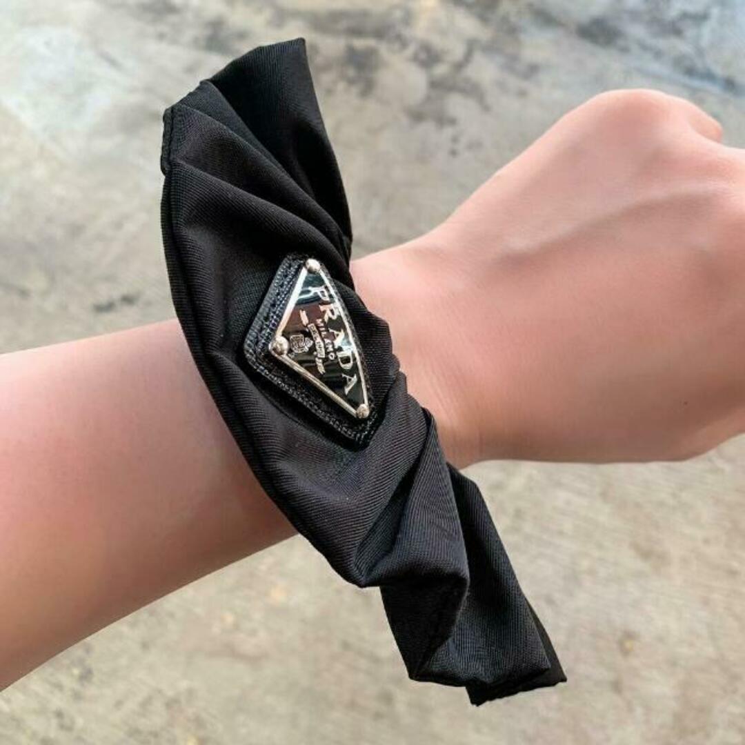 PRADA - PRADA プラダ Re Nylon シュシュ ナイロン ブランド PRADA - PRADA プラダ Re Nylon シュシュ ナイロン ブランド