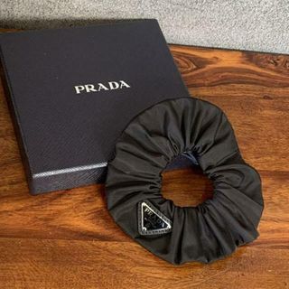 PRADA - PRADA プラダ Re Nylon シュシュ ナイロン ブランド PRADA - PRADA プラダ Re Nylon シュシュ ナイロン ブランド