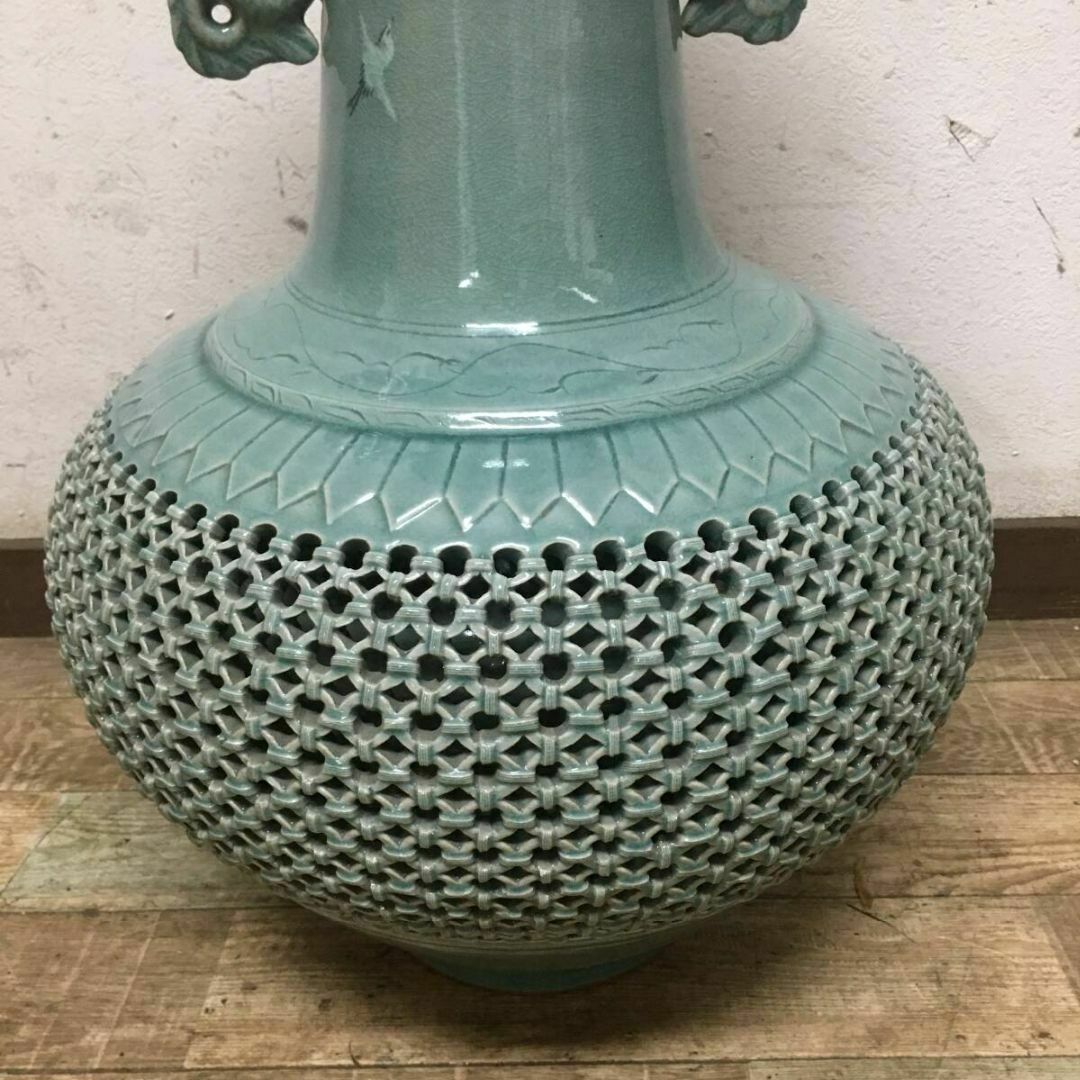 真作】青磁大壺 芸泉 青磁壺 高麗青磁 壺 高さ63㎝ 花瓶 透彫 真作】青磁大壺 芸泉 青磁壺 高麗青磁 壺 高さ63㎝ 花瓶 透彫