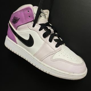 ナイキ(NIKE)のNIKE AIR JORDAN 1 MID (GS) BARELY GRAPE(スニーカー)