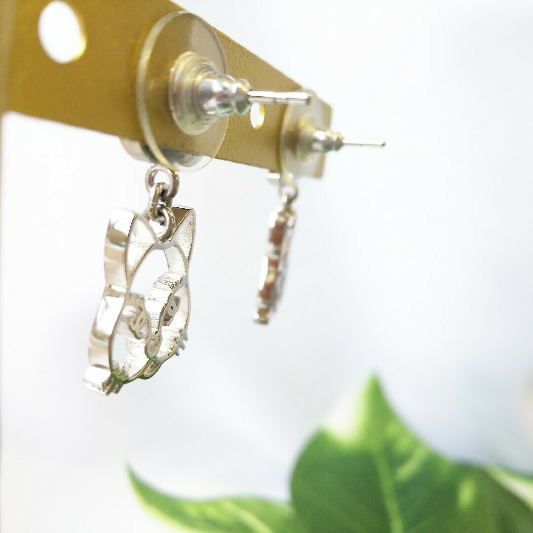 CHANEL - 【美品】シャネル ココマーク ネコ B17V ピアス(両耳用 CHANEL - 【美品】シャネル ココマーク ネコ B17V ピアス(両耳用