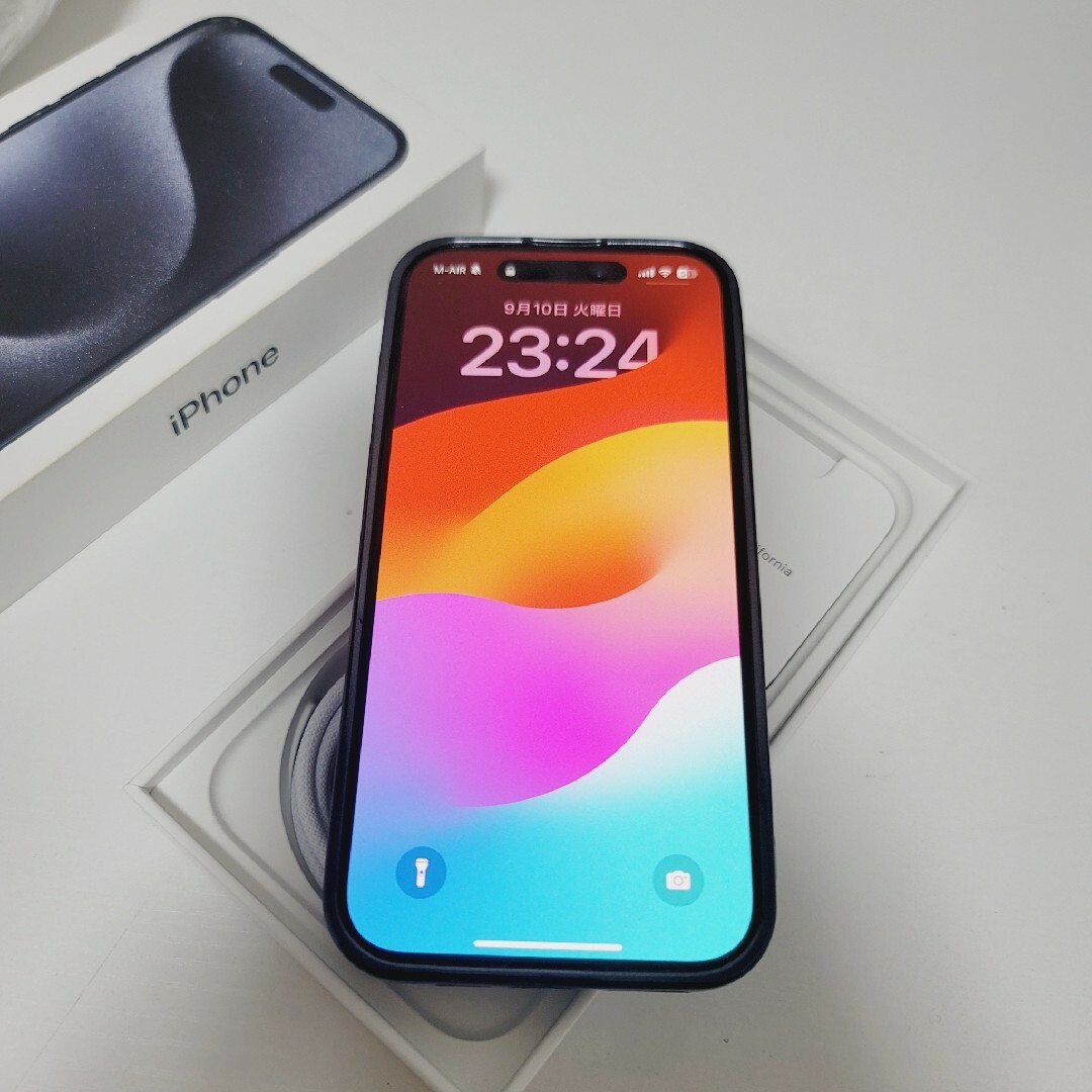 美品iPhone 15 Pro ブルーチタニウム 美品iPhone 15 Pro ブルーチタニウム