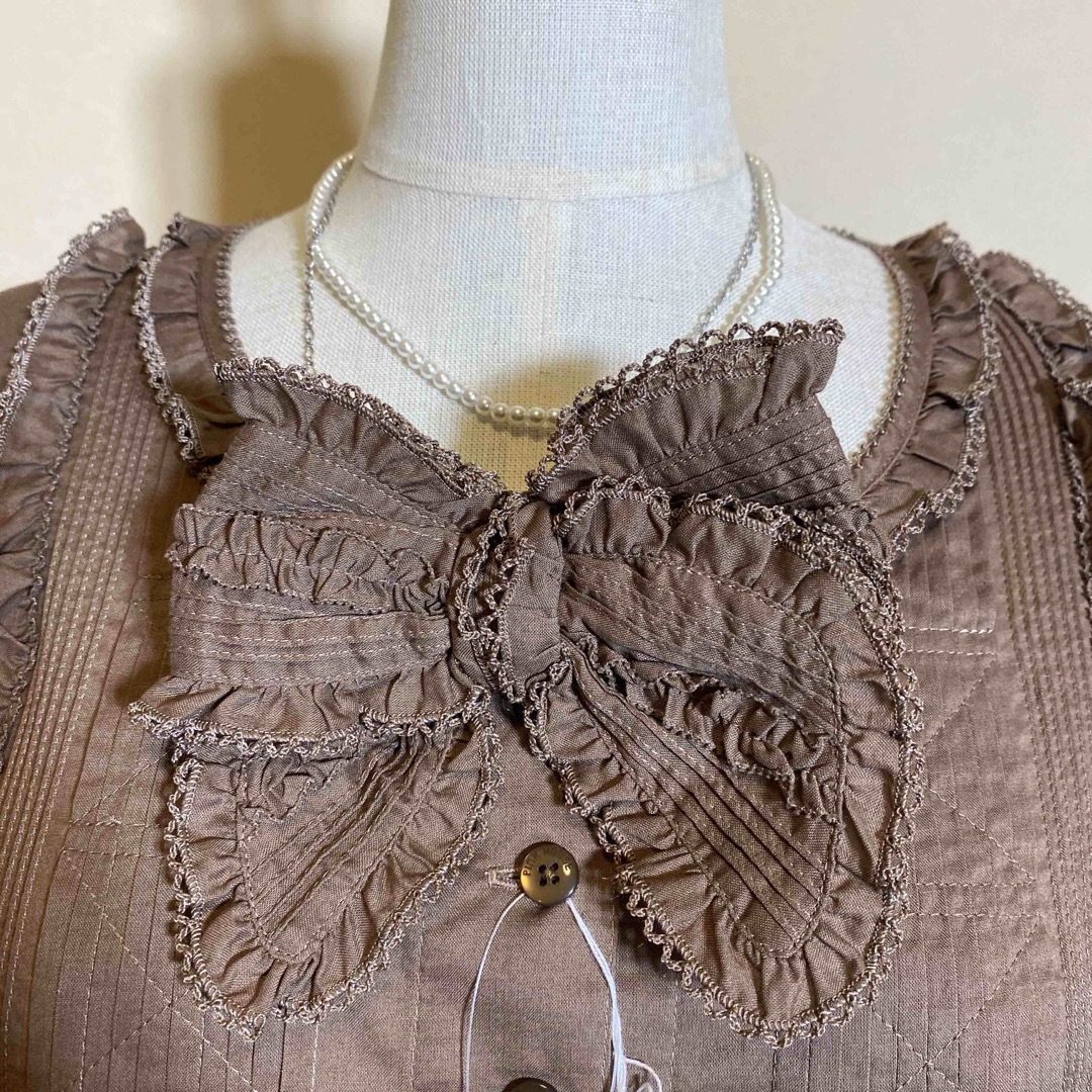 ピンクハウス🤎定価37,400円でタグ&付属布の未使用品の ピンクハウス🤎定価37,400円でタグ&付属布の未使用品の