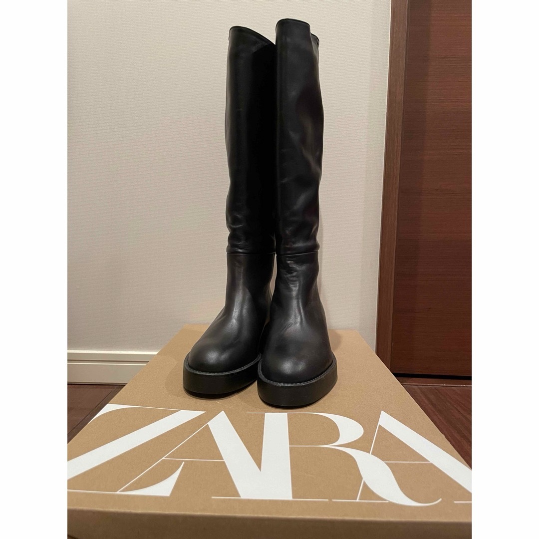 ZARA - 【新品】ZARAロングブーツ 35サイズの通販 by こむぎ's ZARA - 【新品】ZARAロングブーツ 35サイズの通販 by こむぎ's