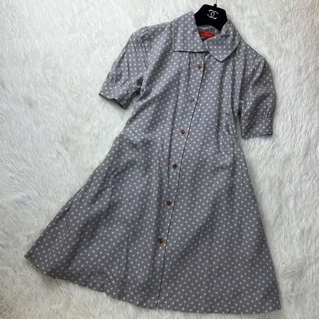 美品♡ヴィヴィアンウエストウッド オーブ刺繍 ボタン ドット 美品♡ヴィヴィアンウエストウッド オーブ刺繍 ボタン ドット