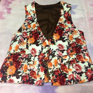 マウジー(moussy)の送料込み マウジー花柄ベスト(ベスト/ジレ)