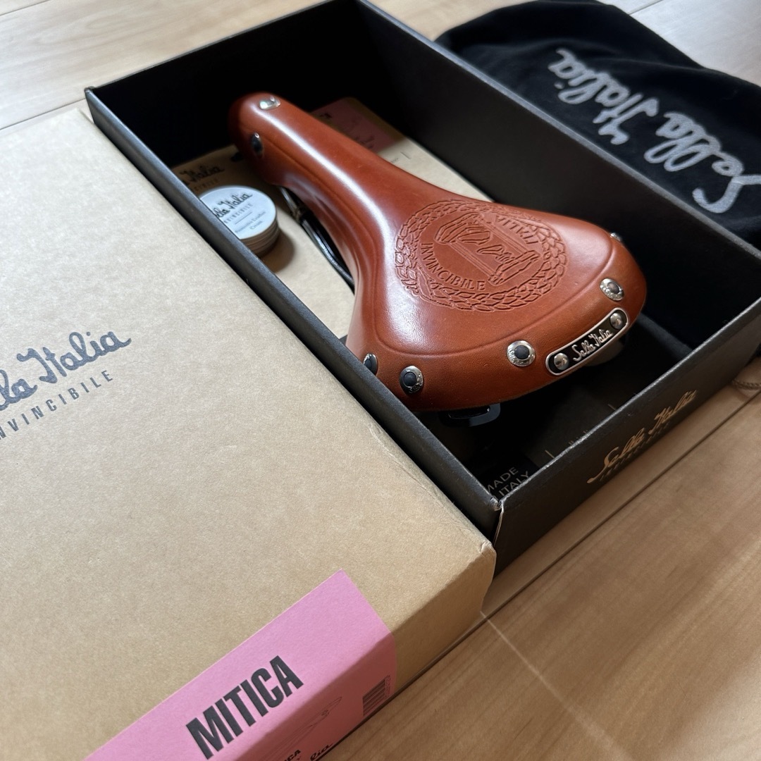 Amazon | 箱入 セライタリア ミチカ 本革サドル SELLE ITALIA Amazon | 箱入 セライタリア ミチカ 本革サドル SELLE ITALIA